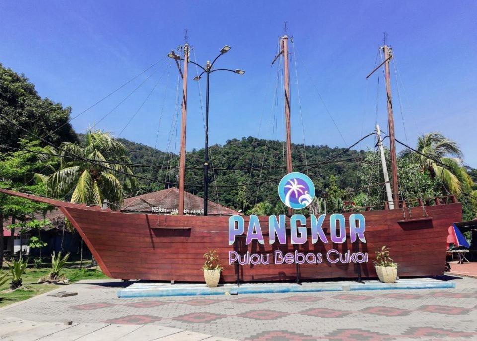 World Kids Fantasy Hotel Lumut Ngoại thất bức ảnh